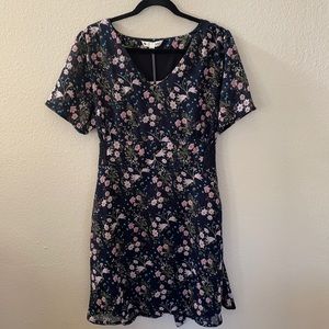 NEW Yumi plus black floral tea dress with lace insert Size 14